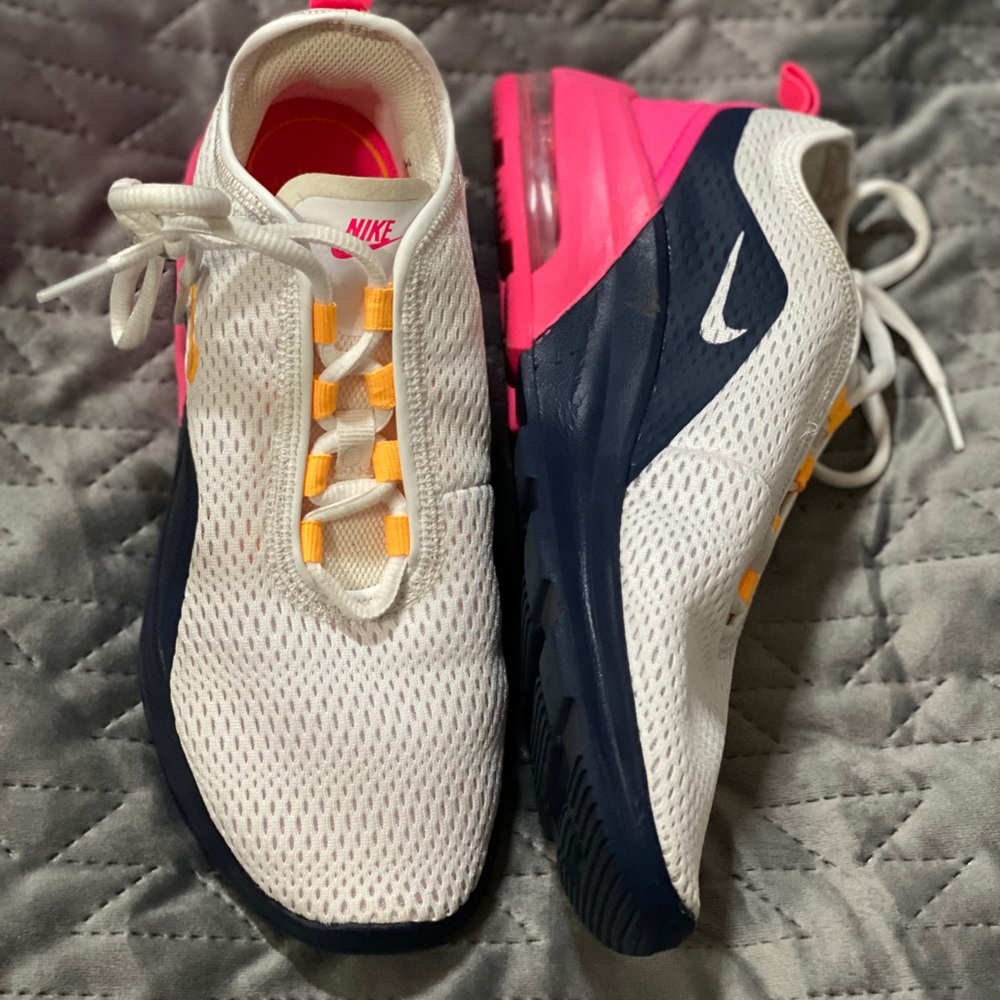Nike Air Max Motion 2